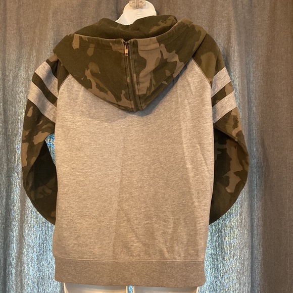Hurley Camo Combo Zip Up Hoodie w Bonus Volcom Zip Up Hoodie - Picture 3 of 11
